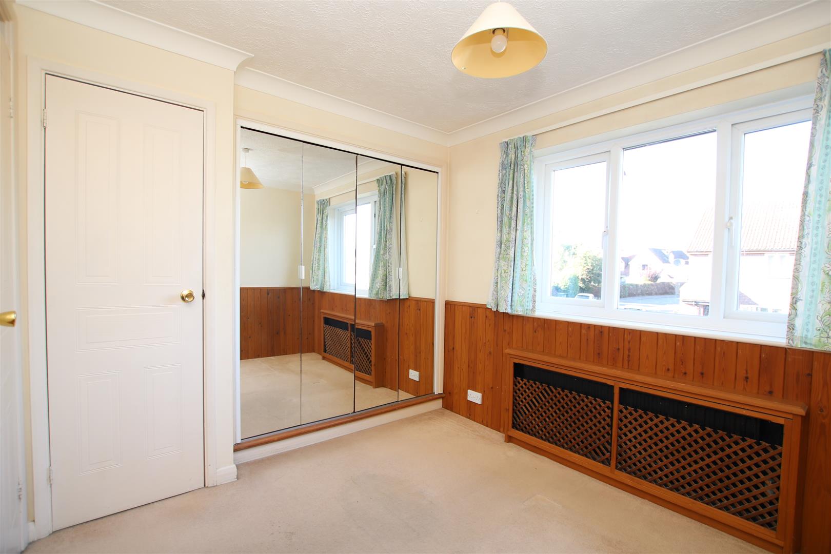 Earlswood Close, Horsham